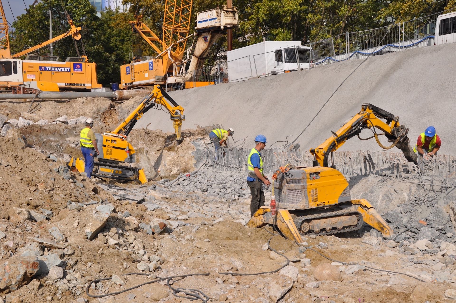 Roboty wyburzeniowe BROKK i HUSQUARNA