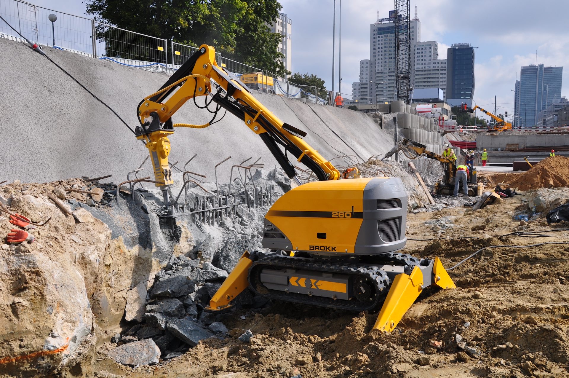 Roboty wyburzeniowe BROKK i HUSQUARNA